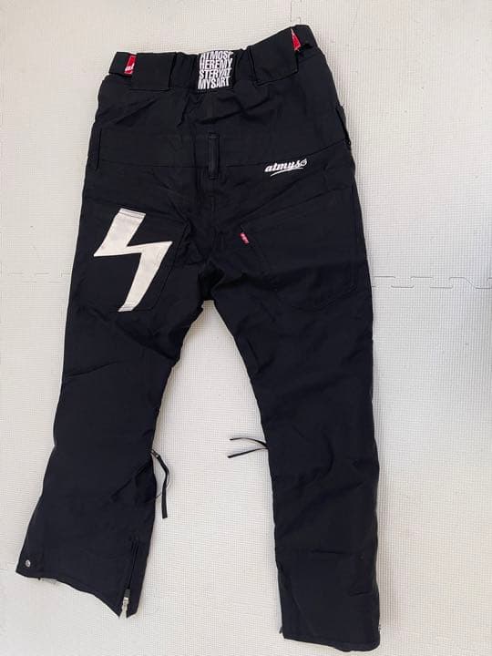 定価7万円　スキースノボーウェア　レディース　アトマイズ