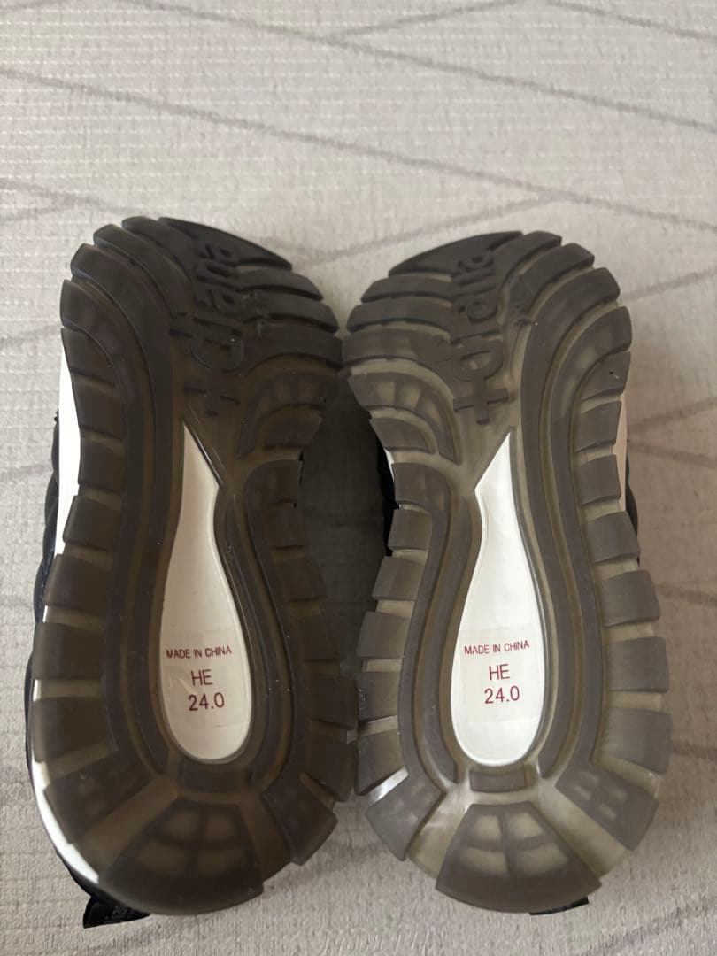 【新品・未使用】プラスダイアナ スニーカー　ブラック　24.0cm