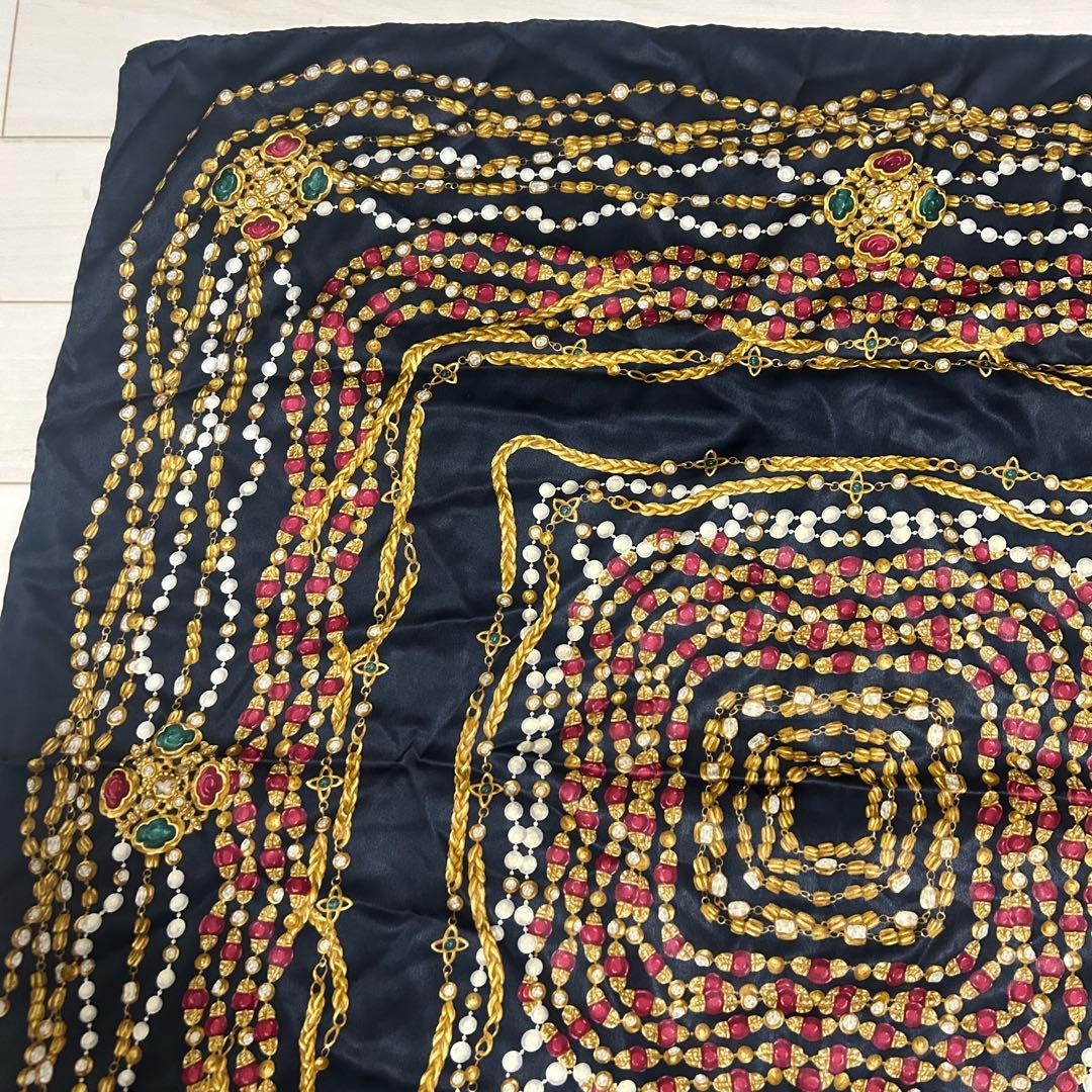 CHANEL シャネル　ヴィンテージ　スカーフ　ストール　宝石柄　チェーン