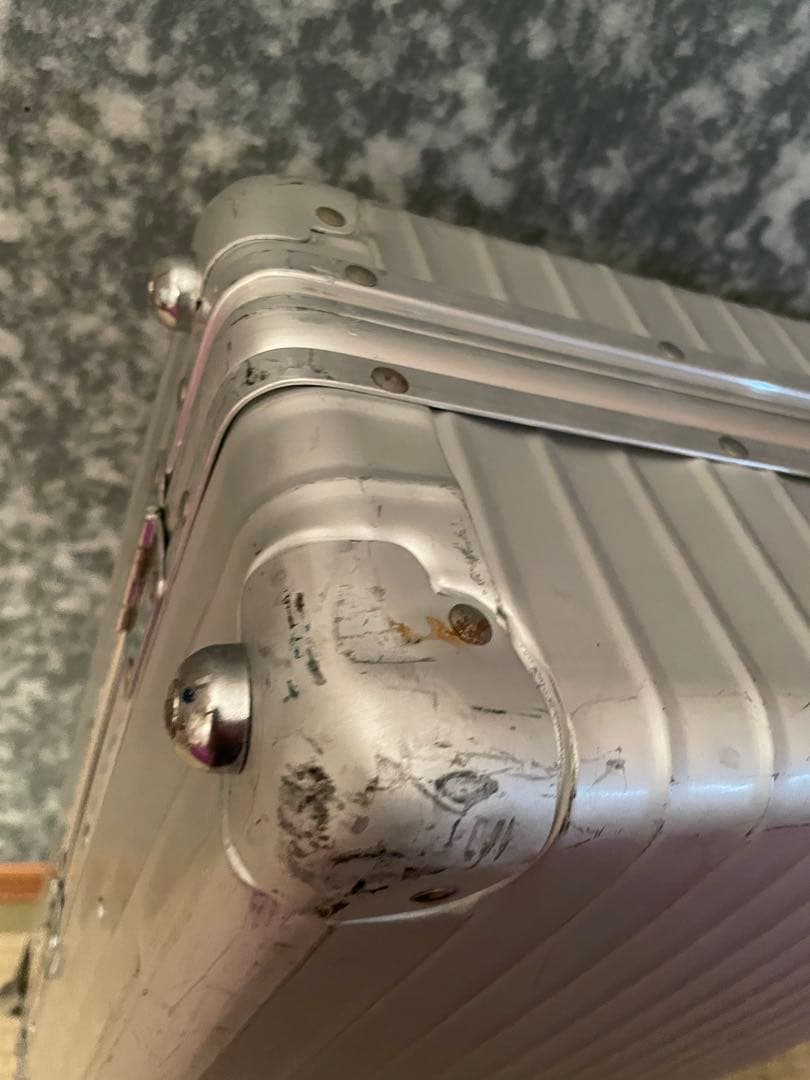 貴重！リモワ×プラダコラボ シルバー アルミキャリーケース