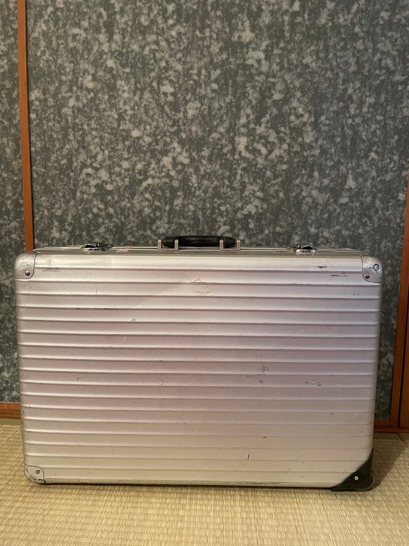 貴重！リモワ×プラダコラボ シルバー アルミキャリーケース