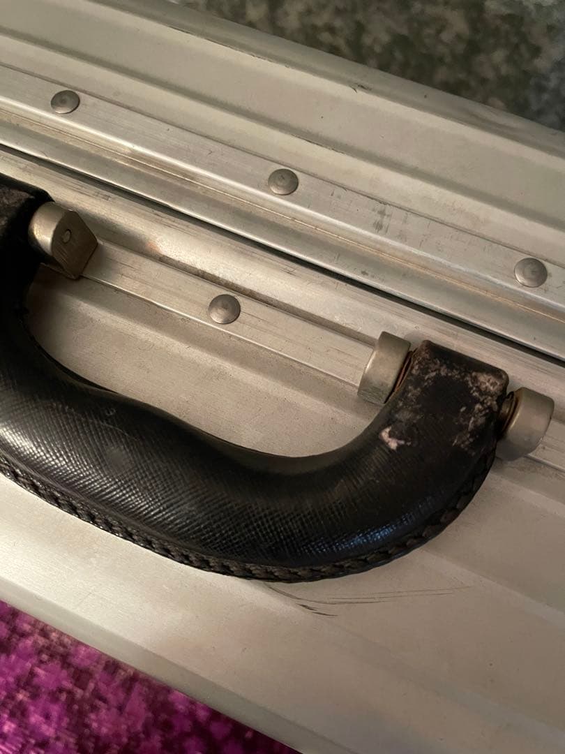 貴重！リモワ×プラダコラボ シルバー アルミキャリーケース