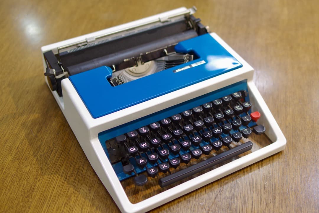 olivetti315 タイプライター | 激安通販のイーサプライ