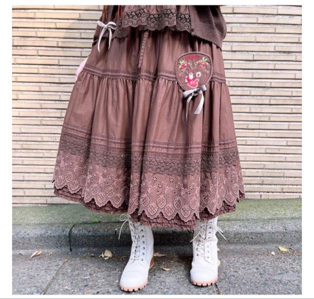 【新品未使用】いちご刺繍スカート　ピンクハウス