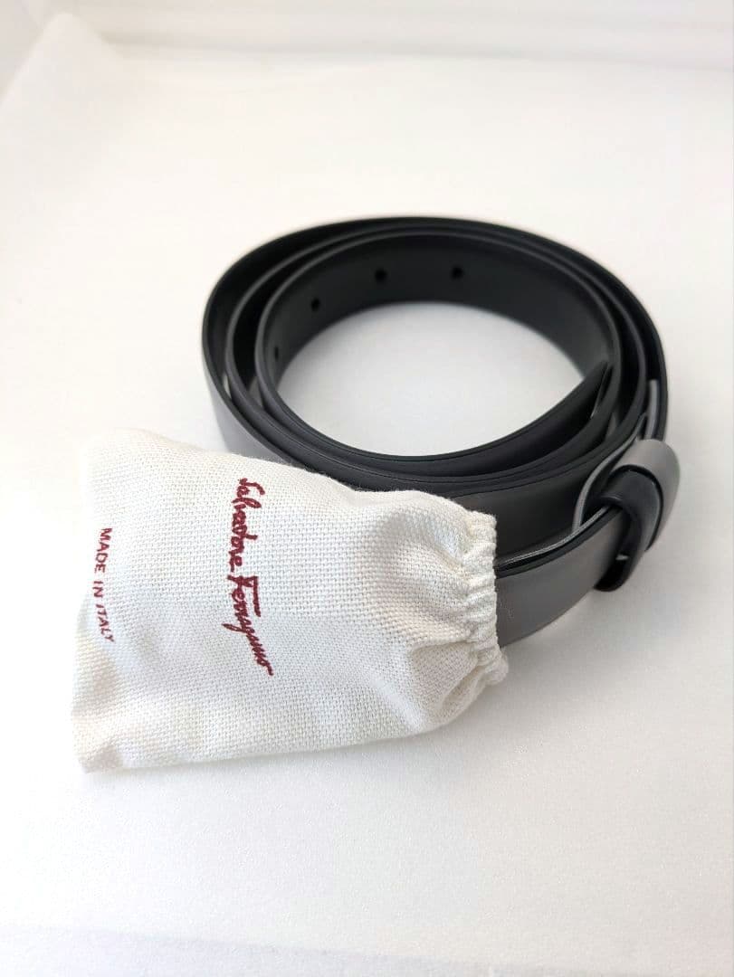 Salvatore Ferragamo フェラガモグレー ベルト　【未使用品】