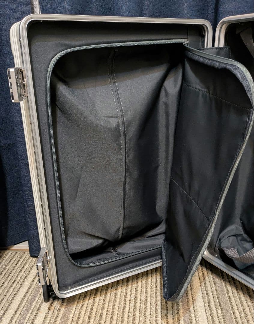 SKYFLY 魔法小屋　多機能スーツケース　キャリーケース　Sサイズ　白