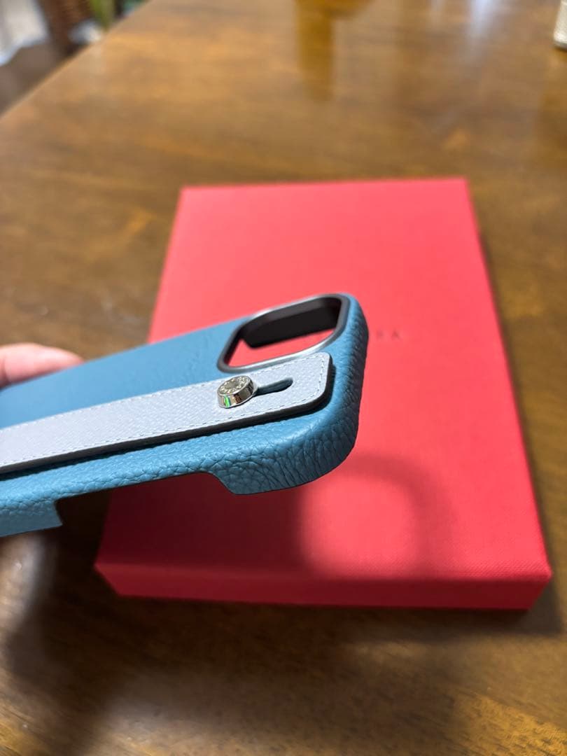 BONAVENTURA iPhone15ハンドル付きケース