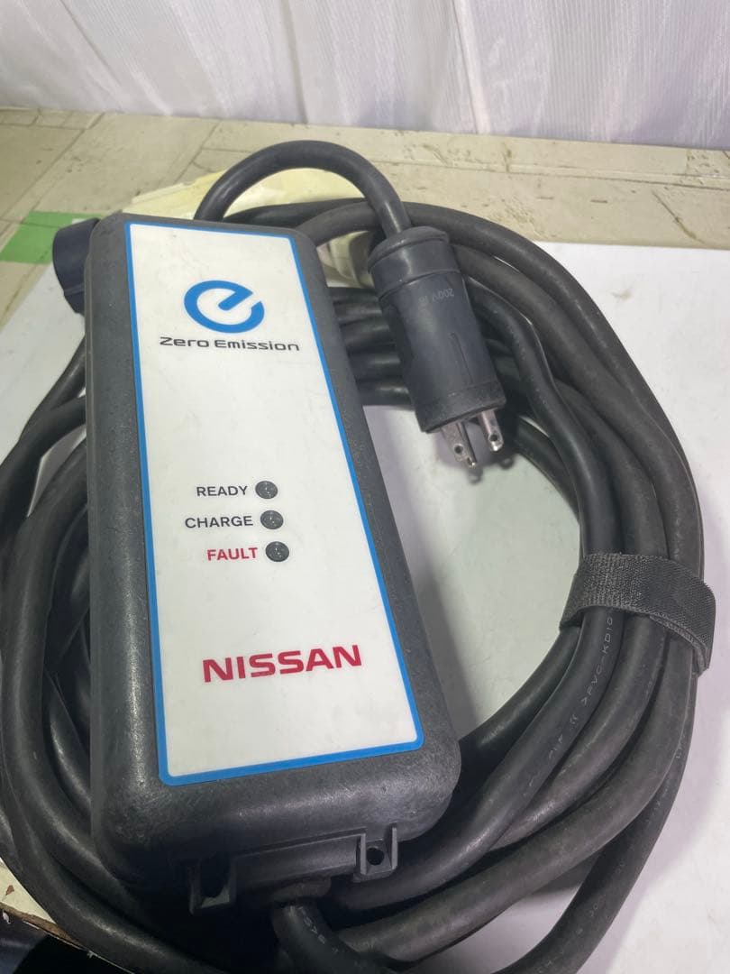 日産　リーフ　充電ケーブル　3NA1A