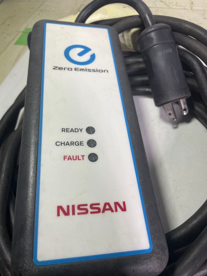 日産　リーフ　充電ケーブル　3NA1A