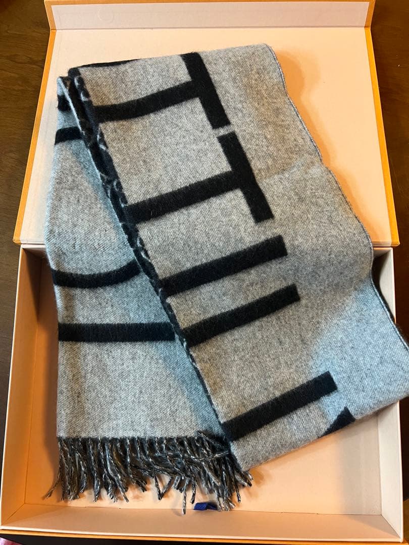 Louis Vuitton LV スプリット マフラー グレー/ブラック