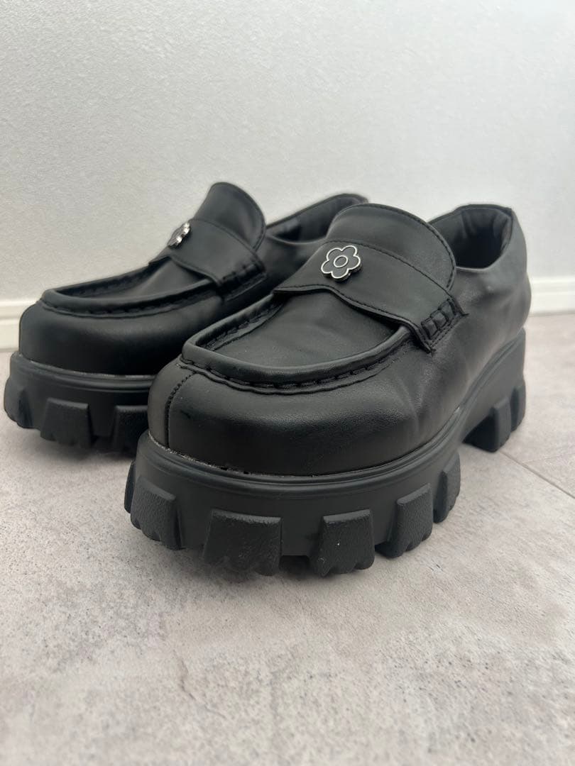 MARY QUANT PUBULX ブラック 厚底ローファー - 靴オンライン 通販