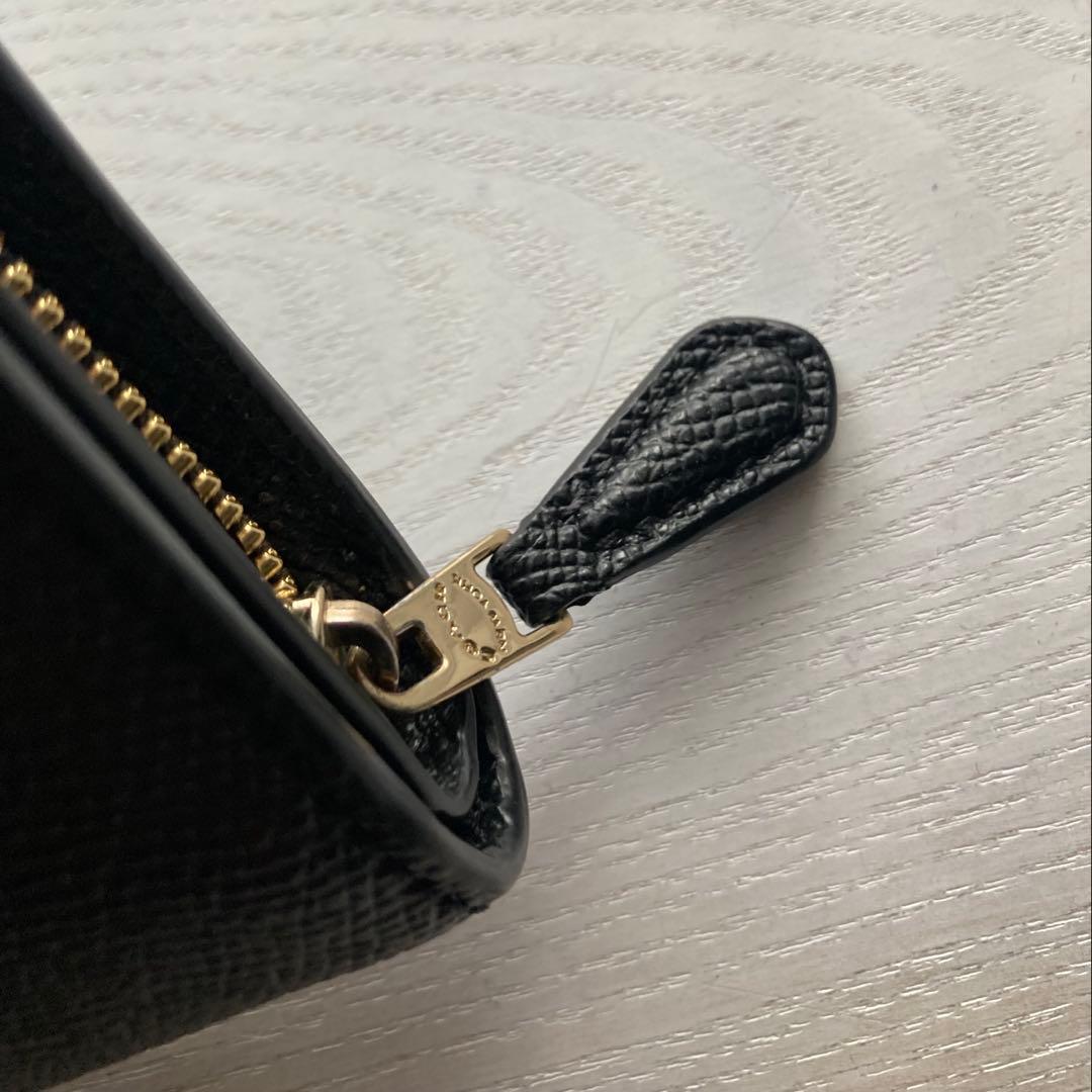 COACH コーチ　2つ折財布黒　ゴールド金具馬車ロゴ