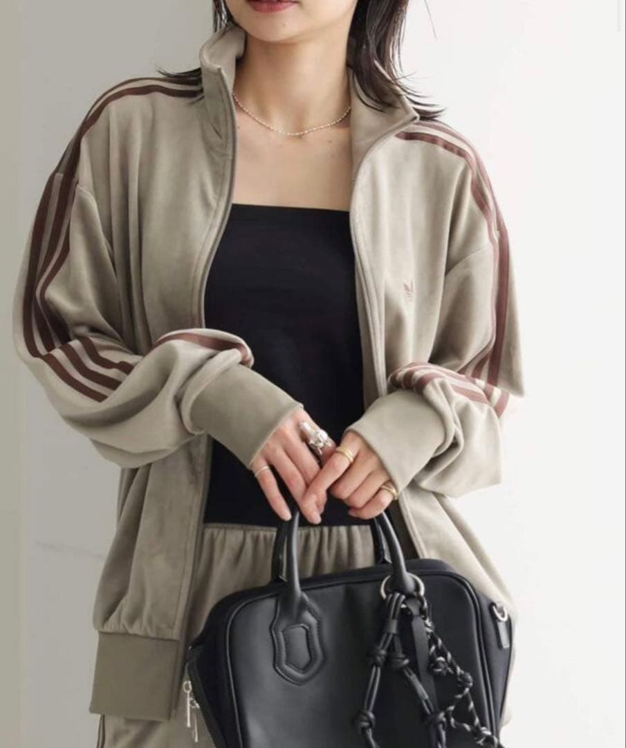 新品XL】当日発送アディダス　ファイヤーバード ベロアトラックトップ ベージュ