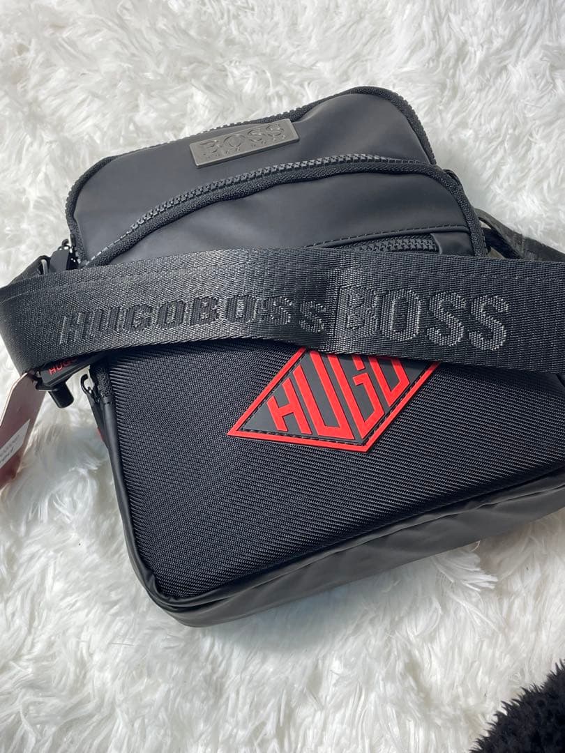 未使用品　HUGO BOSS ヒューゴボス ショルダーバッグ メンズ ブラック