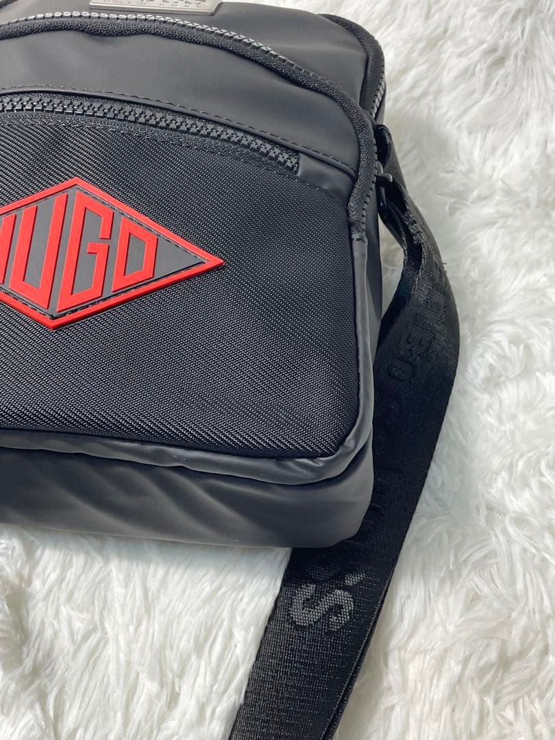 未使用品　HUGO BOSS ヒューゴボス ショルダーバッグ メンズ ブラック
