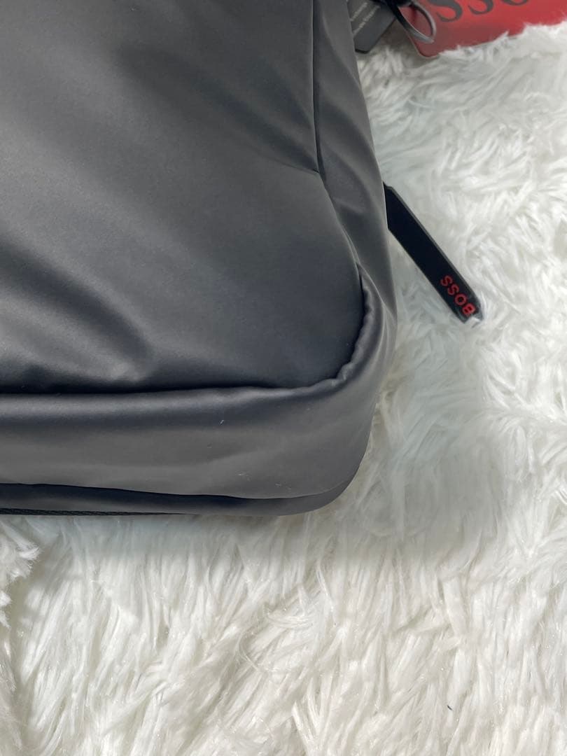 未使用品　HUGO BOSS ヒューゴボス ショルダーバッグ メンズ ブラック