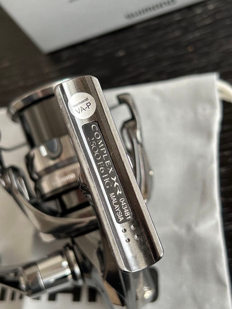 【極美品】シマノ COMPLEX XR 2500F6HGスピニングリール