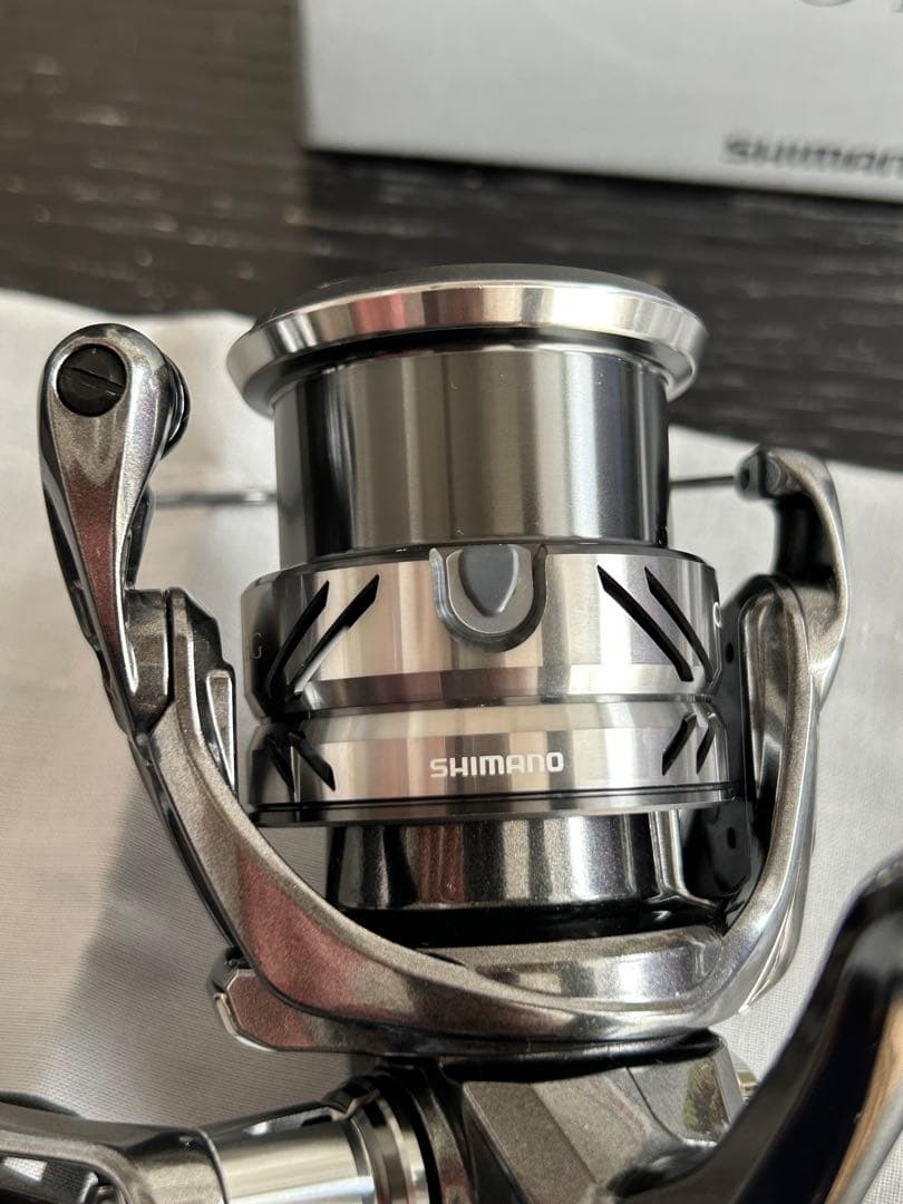 【極美品】シマノ COMPLEX XR 2500F6HGスピニングリール