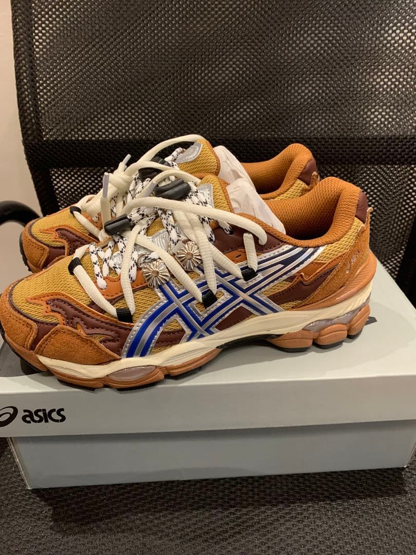 未使用✨ASICS×TOGA スニーカー 24cm ブラウン - メルカリ