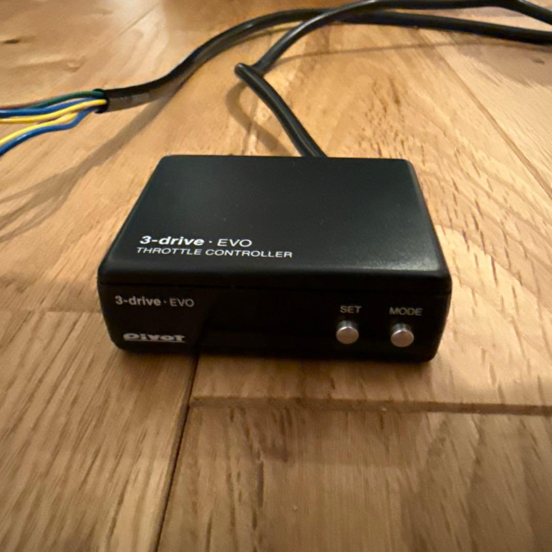 PIVOT スロコン 3-drive・EVO ハーネスTH-2C付き ジムニー