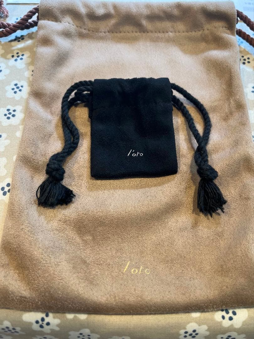 Loro ピアス　片耳　ゴールド