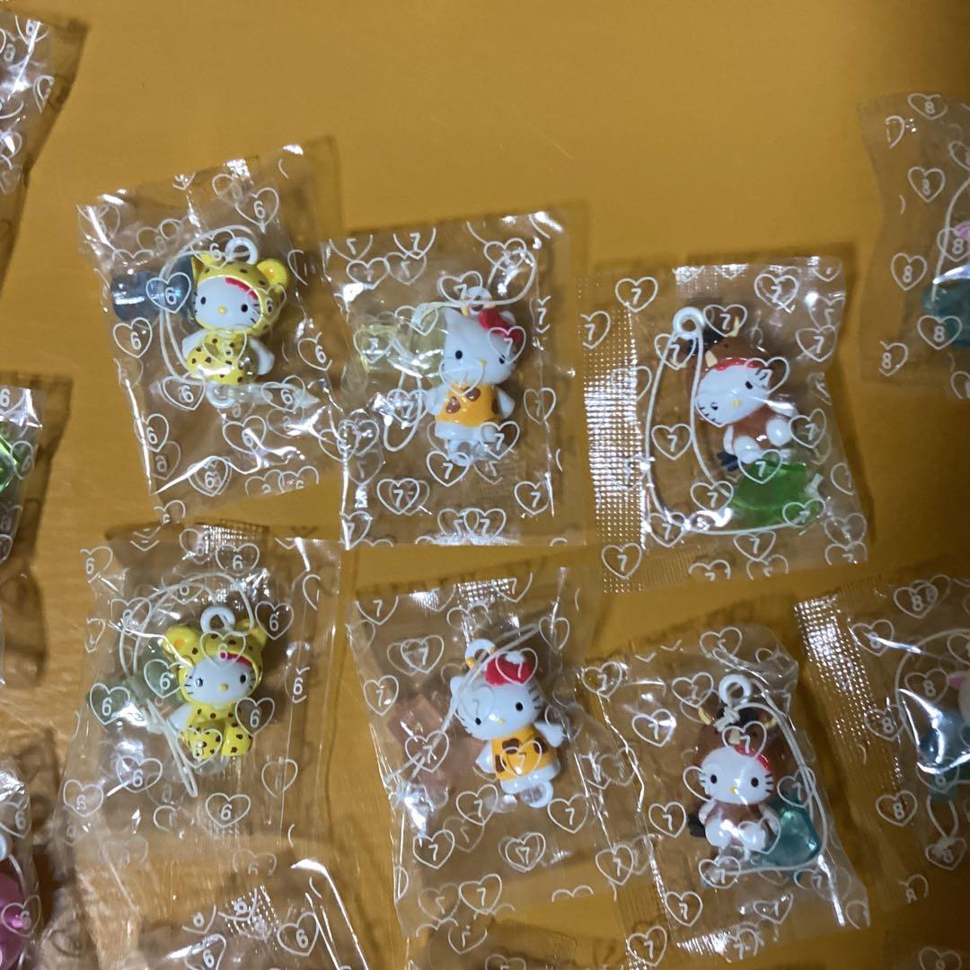 2910ハローキティ✖️動物 &十二支 ストラップ
