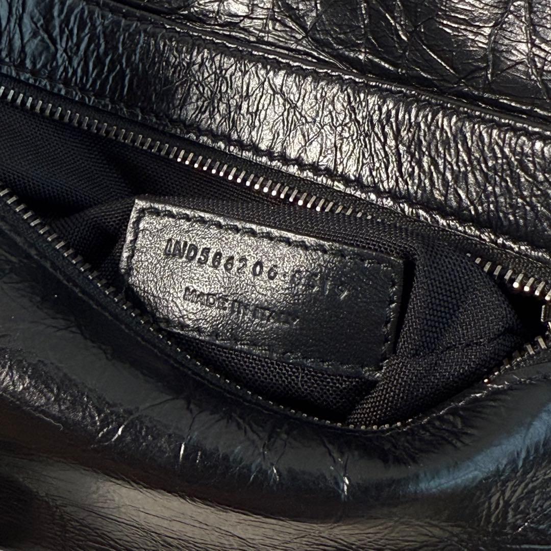 美品 サンローラン ロゴ エンボス レザー メンズ ウエスト ボディバッグ 黒