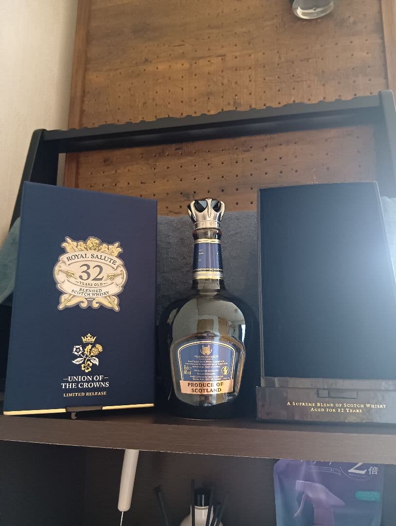 空瓶、空箱 ロイヤルサルート 32年 - メルカリ