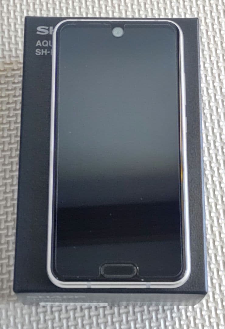 SHARP AQUOS R2 compact ホワイト 貴重なコンパクト