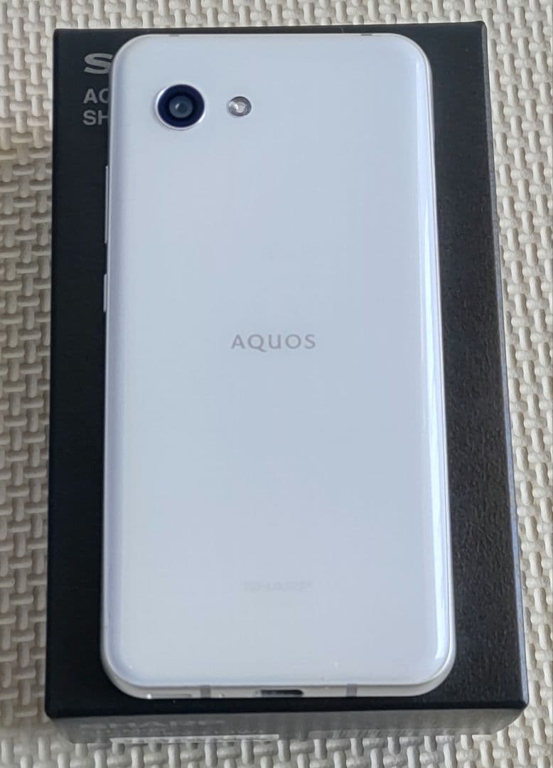 SHARP AQUOS R2 compact ホワイト 貴重なコンパクト