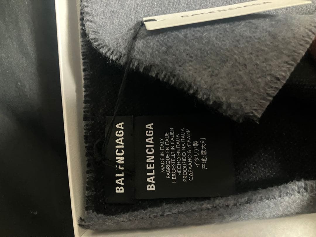 BALENCIAGA バレンシアガ　マフラー　ストール　未使用品