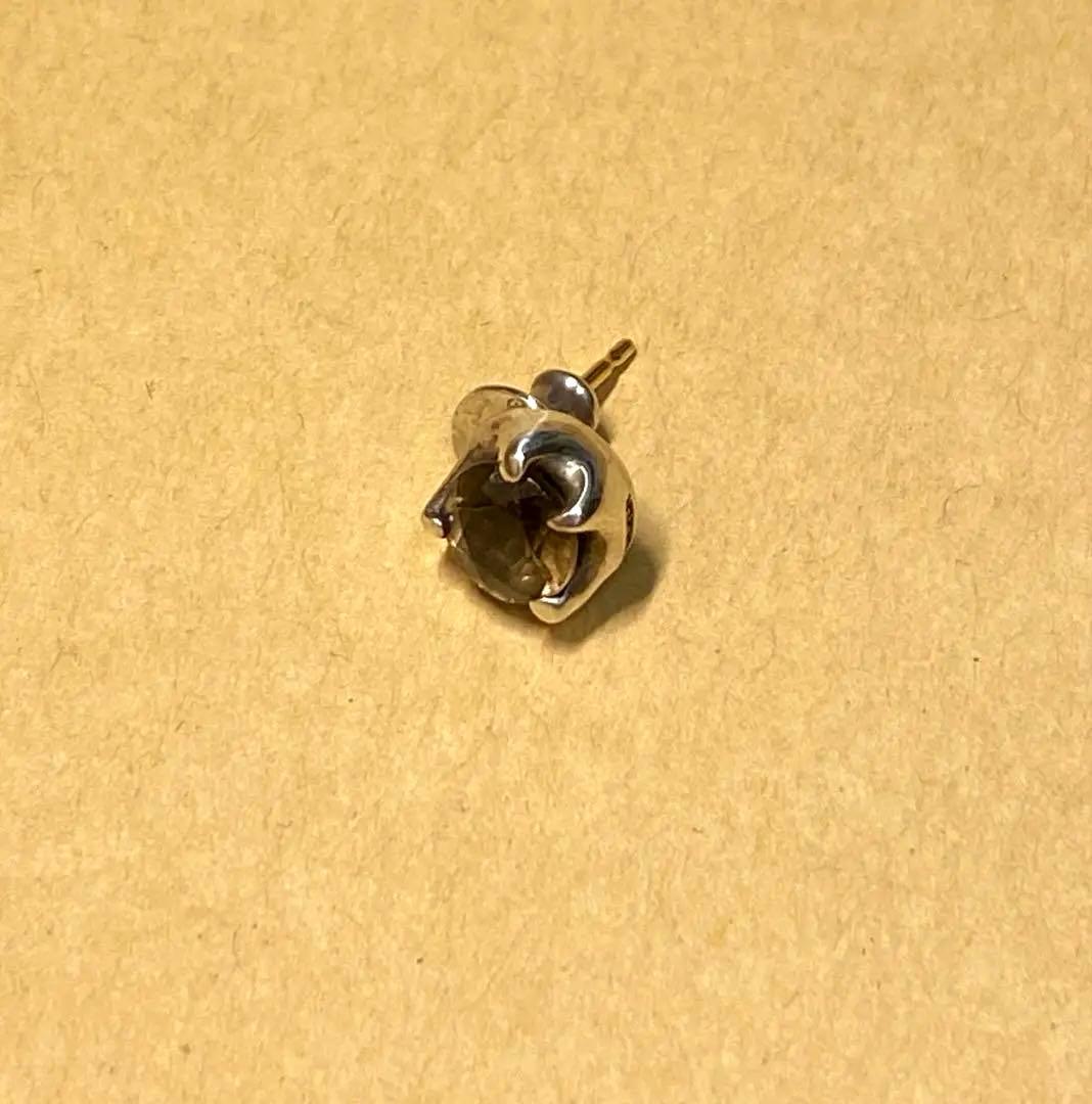 ブラッディマリーBloody Mary　ナットピアス 木の実スモーキークォーツ