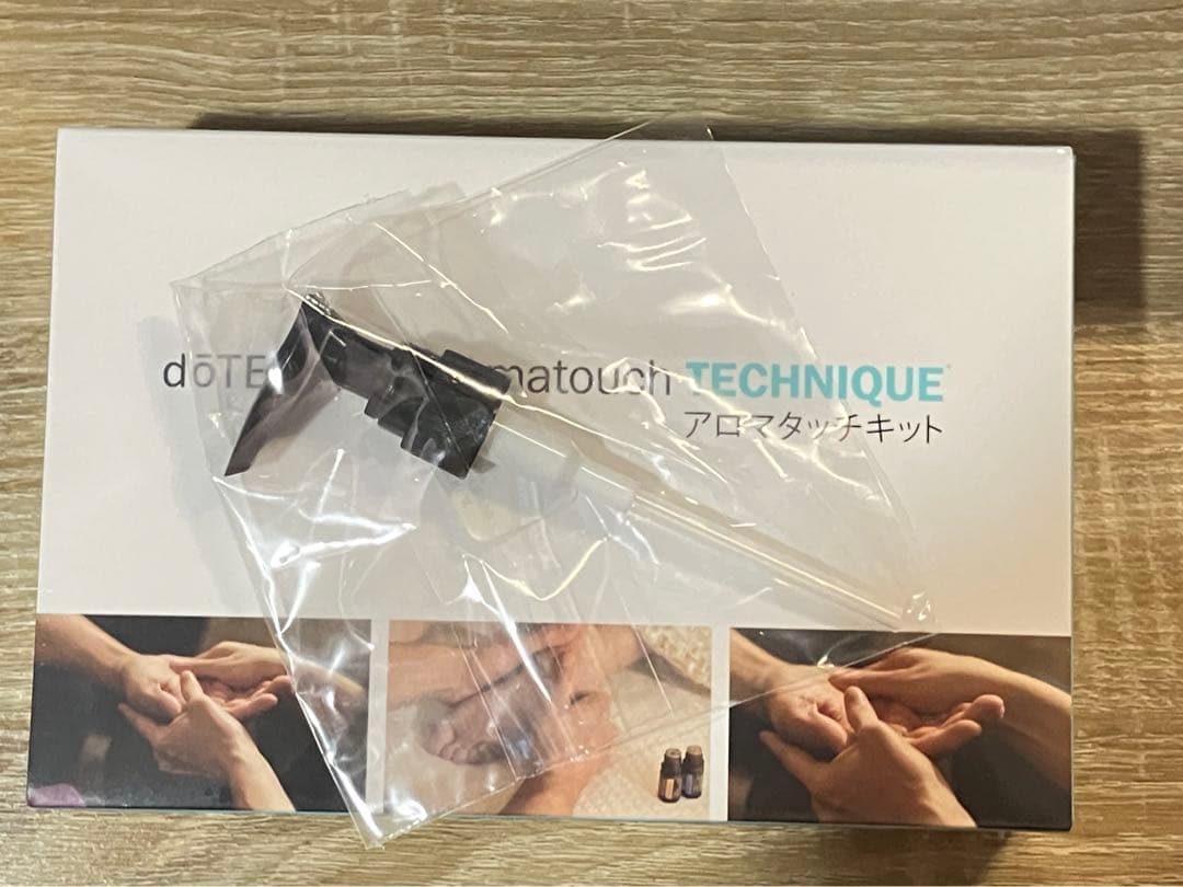 新品未開封　ドテラ　アロマタッチキット(（ココナッツオイル専用ポンプ付）)