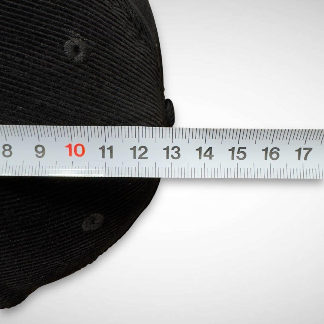 INDEPENDENTブラックコーデュロイキャップ刺繍ロゴスナップバックスケート