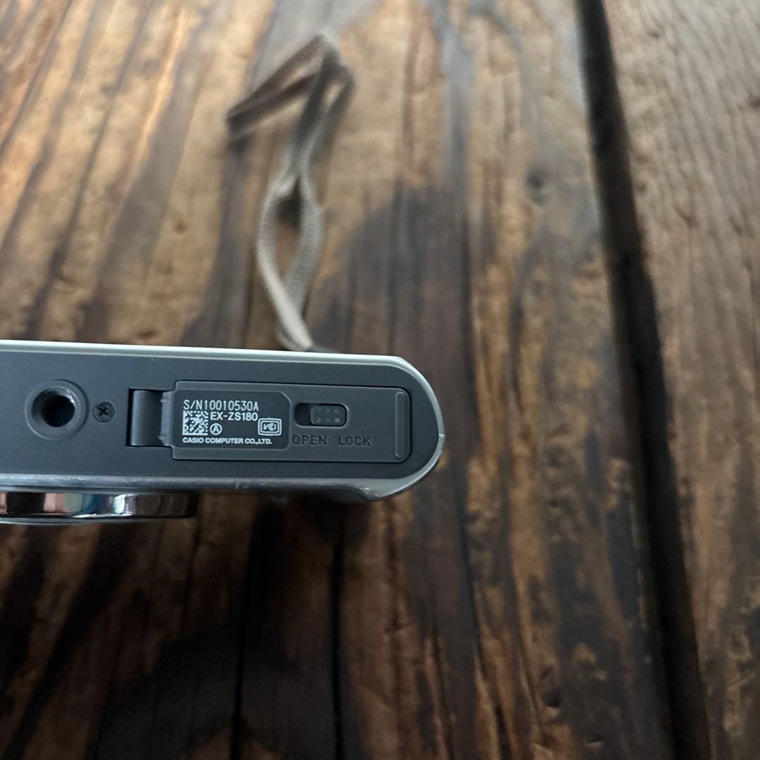 CASIO カシオ EXILIM EX-ZS180 コンパクトデジタルカメラ