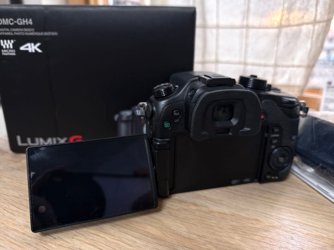 Panasonic LUMIX GH4 ミラーレス一眼レフ本体