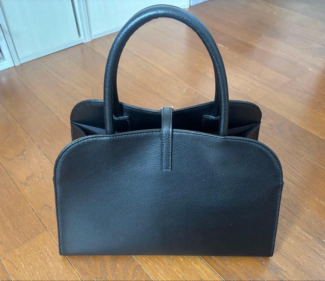 MONOROW ブラック ハンドバッグ