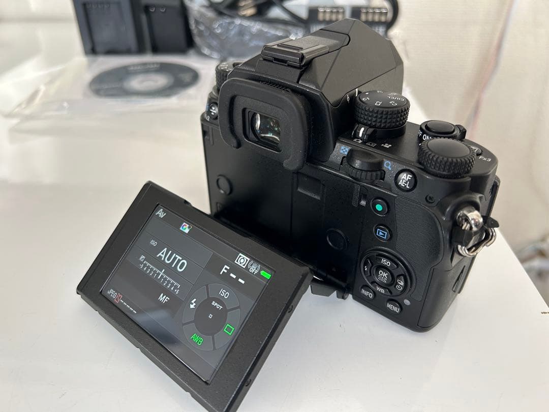 PENTAX KPボディー【美品】グリップ（L）付きシャッター回数約3100