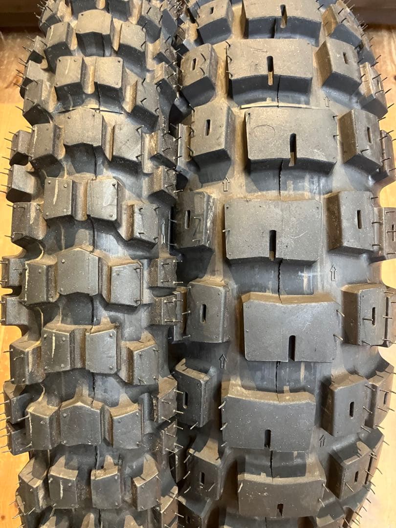 モトズ RallZ 前後　エンデューロ アドベンチャー　オフロードタイヤ