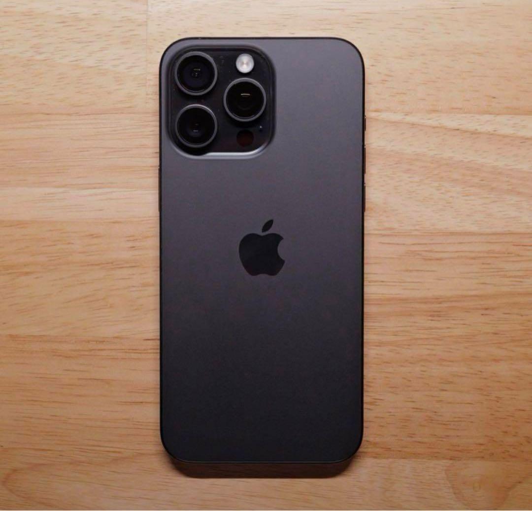 美品】iPhone 15 Pro 256GB ブラックチタニウム