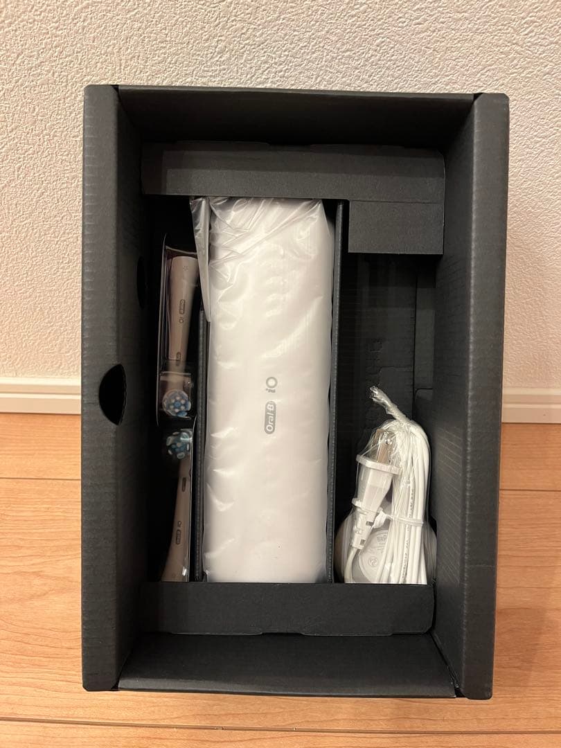 ブラウンOral-B iO Series 9 ホワイトアラバスター本体・ブラシ付