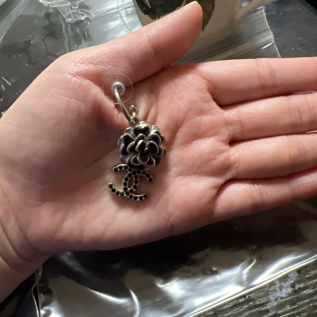 CHANEL シャネル カメリア ココマーク 片耳ピアス レディース