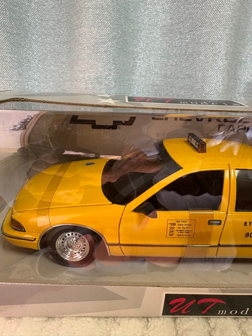 UT models 1/18 シボレー カプリス NYC タクシー 未開封 - メルカリ
