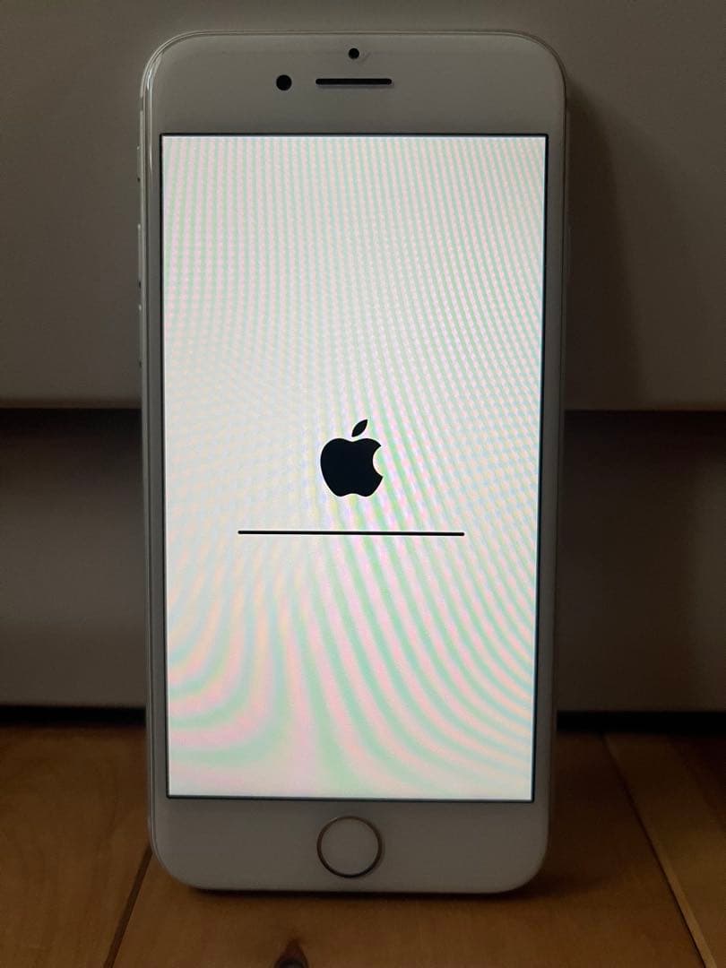 Apple iPhone 8 シルバー 本体 64GB simフリー