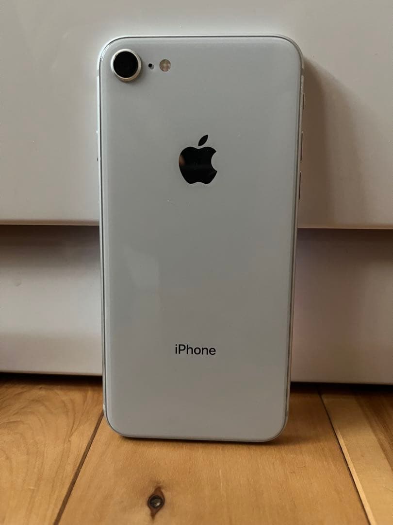 Apple iPhone 8 シルバー 本体 64GB simフリー