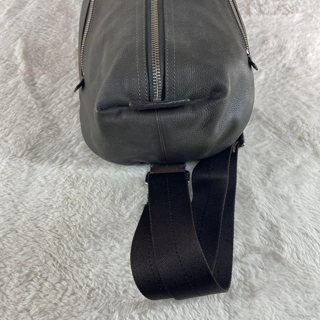 【美品】 COACH コーチ トンプソン ボディバッグ レザー