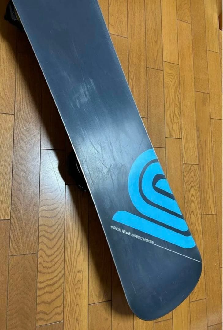 ビンディング付きスノーボード➕手首用プロテクターのセット