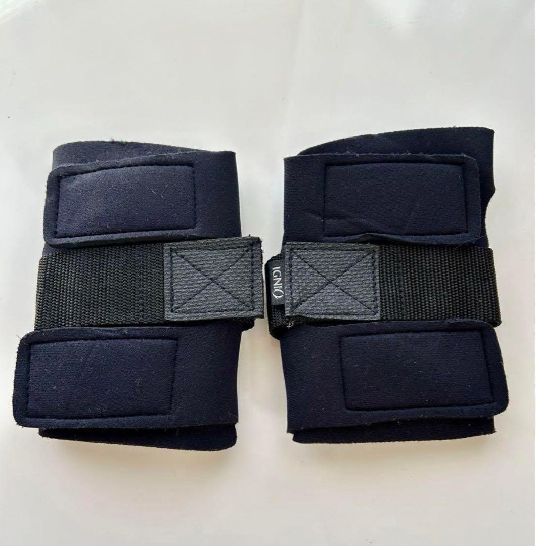 ビンディング付きスノーボード➕手首用プロテクターのセット