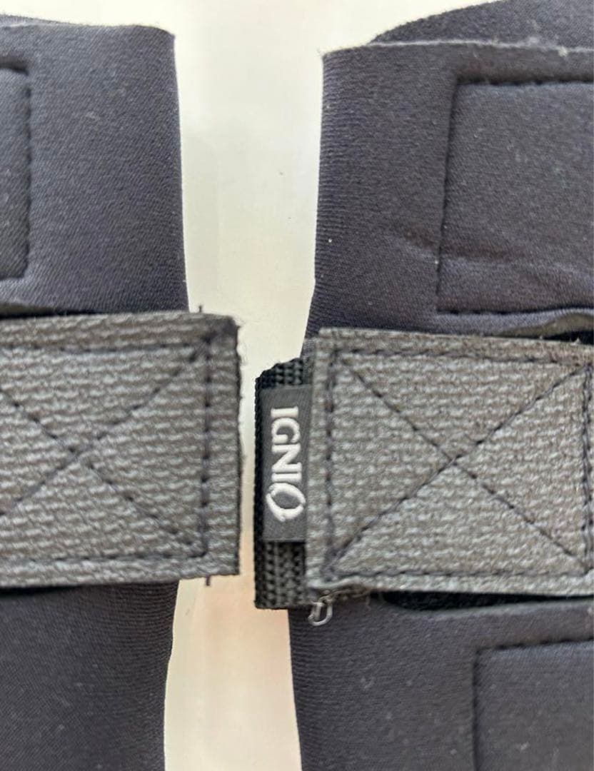 ビンディング付きスノーボード➕手首用プロテクターのセット