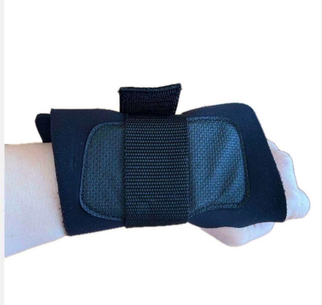 ビンディング付きスノーボード➕手首用プロテクターのセット